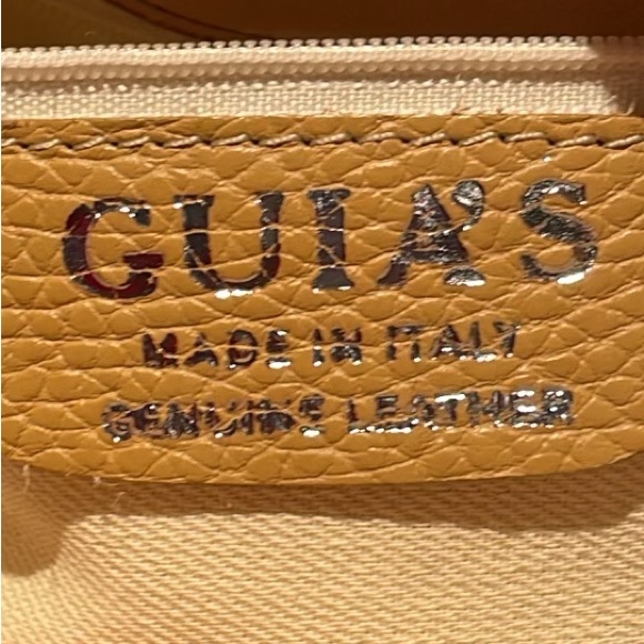 Guia’s genuine leather shoulder/hand bag. - Picture 9 of 10